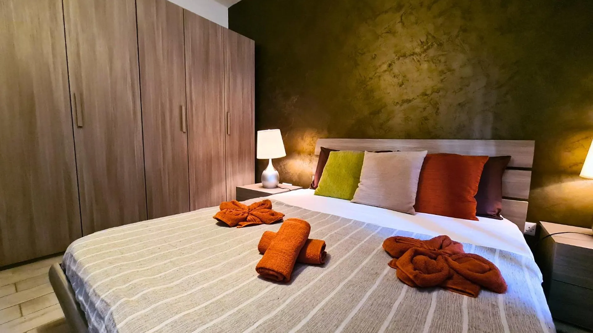 Supreme Seafront Apt With Balcony In St.Julian'S Saint Julian's Malta